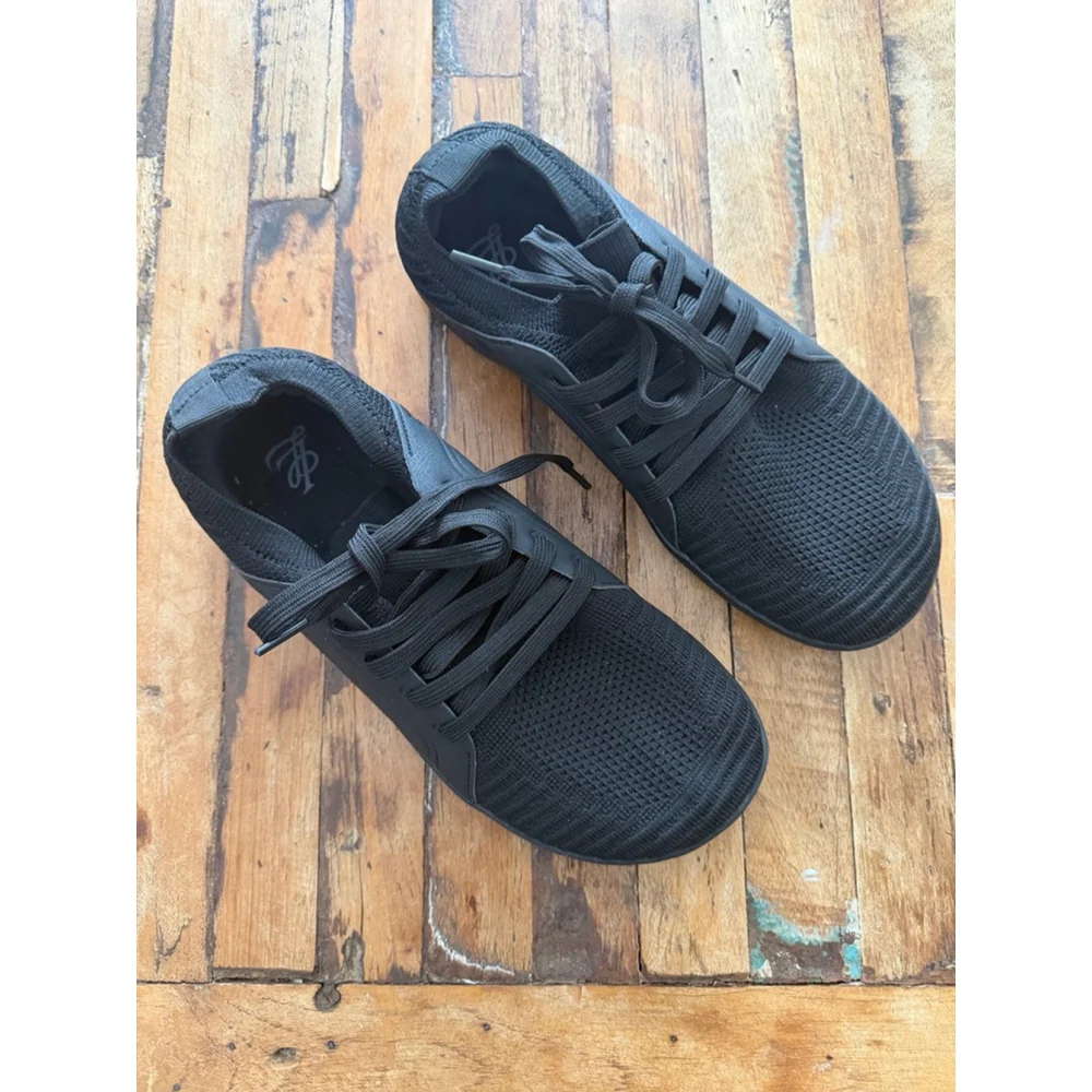 Women's Black barefoot Knit Lace-Up Sneakers